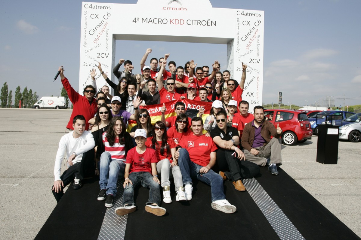 Fans-Citroen-Macro-kdd-2010-1.jpg