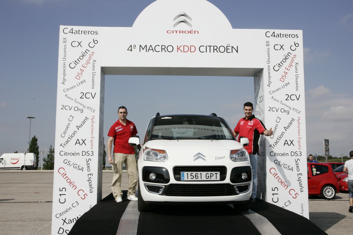 Podium-Citroen-2010-5.jpg